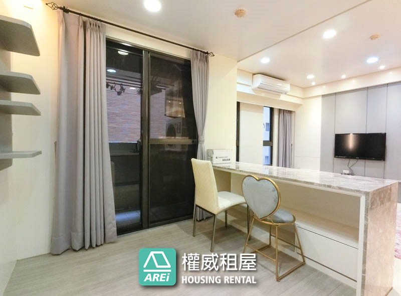 凹仔底MRT阿曼16精美1+1房可租補