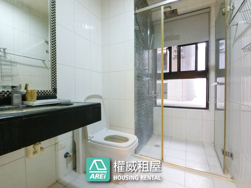 凹仔底MRT阿曼16精美1+1房可租補