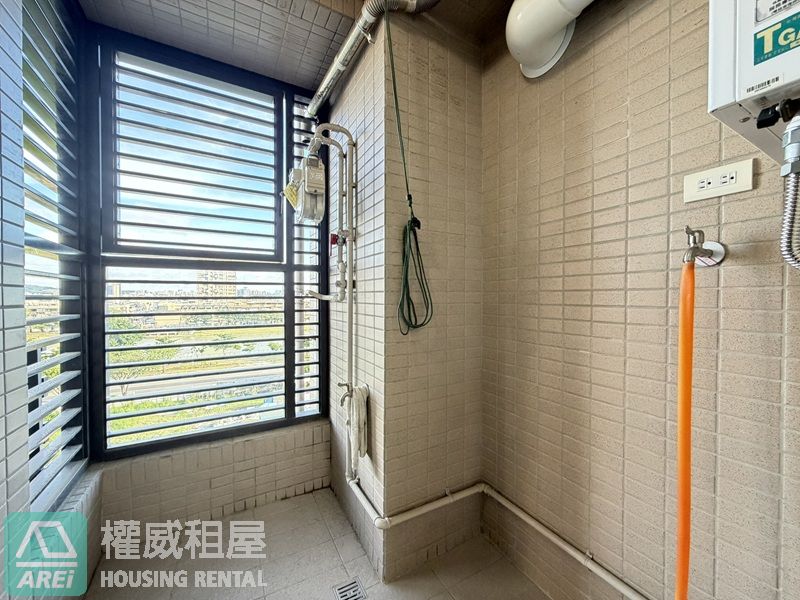 高雄大學百達卓悅空屋1大房平車可租補