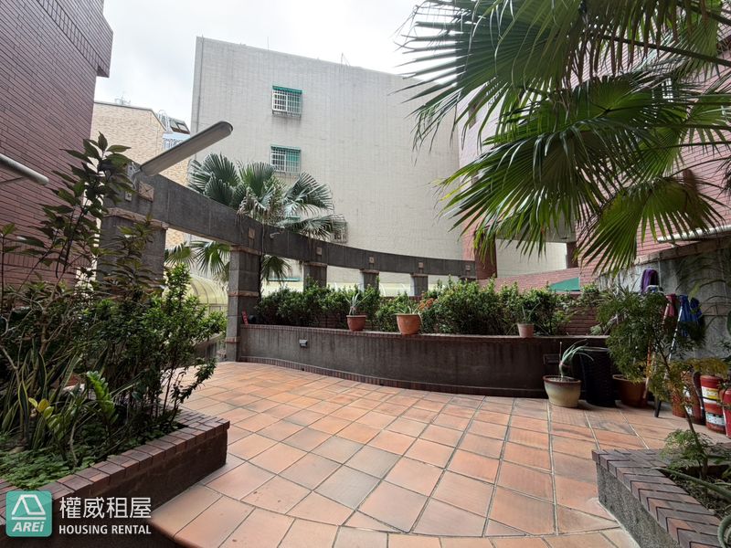 🍍🍍榮總四房｜童黨萬歲學園區｜雙衛浴｜近福山國小🍍🍍