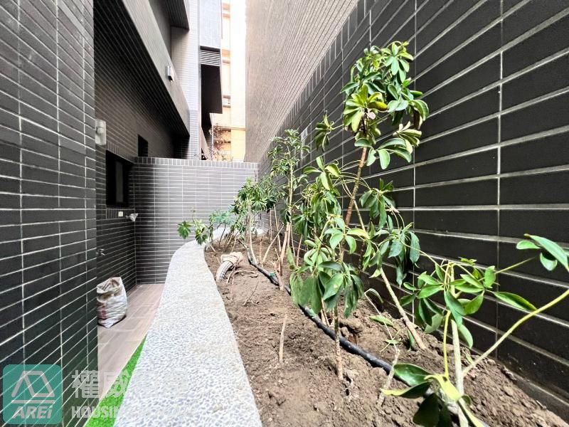R14/15艾美巨蛋唯一店面|挑高1F+夾層(2樓)・稀有釋出