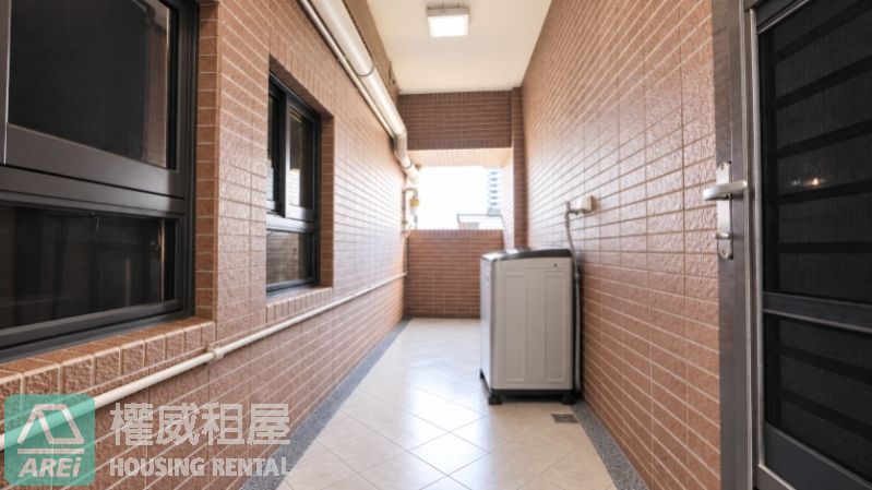 亞灣•三多商圈 | 崑庭敦峰 | 隱奢質感3+1房平車