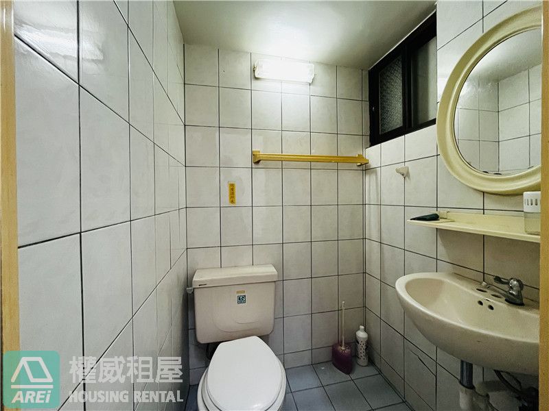 🐦‍🔥鳳仁路透天整棟出租 | 6房4衛浴格局方正 | 黃金店面