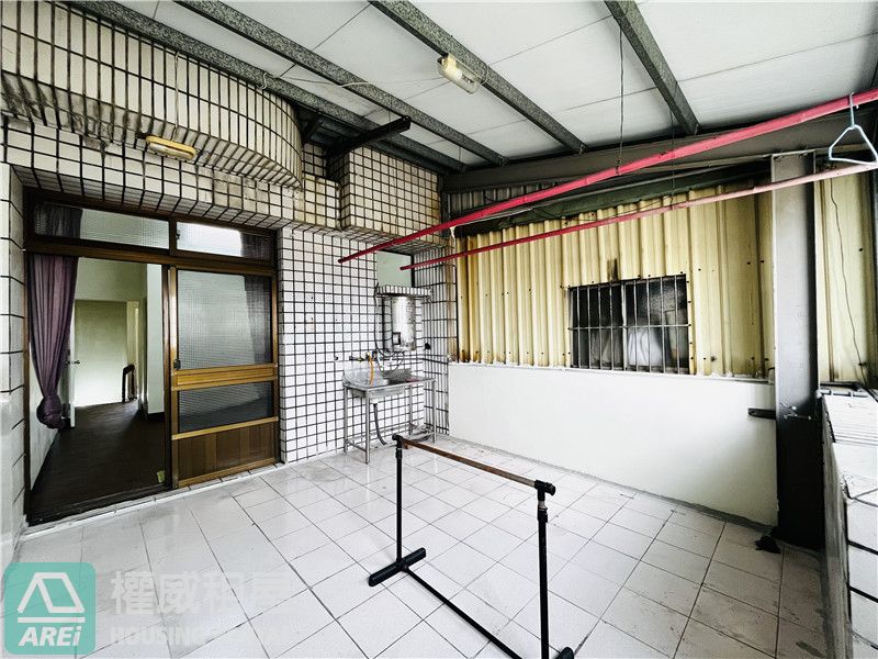 🐦‍🔥鳳仁路透天整棟出租 | 6房4衛浴格局方正 | 黃金店面