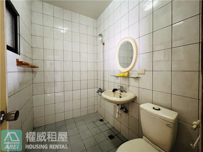 🐦‍🔥鳳仁路透天整棟出租 | 6房4衛浴格局方正 | 黃金店面