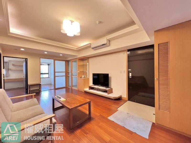 🏡 太普風格｜美術館・典雅溫馨 3 房平車