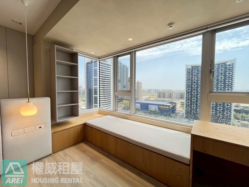 亞灣海港首排泊岸法式風情豪邸
