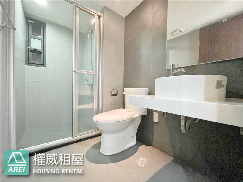  🏡瑞隆商圈|靜謐宅・輕軌線上3房平車|可租補