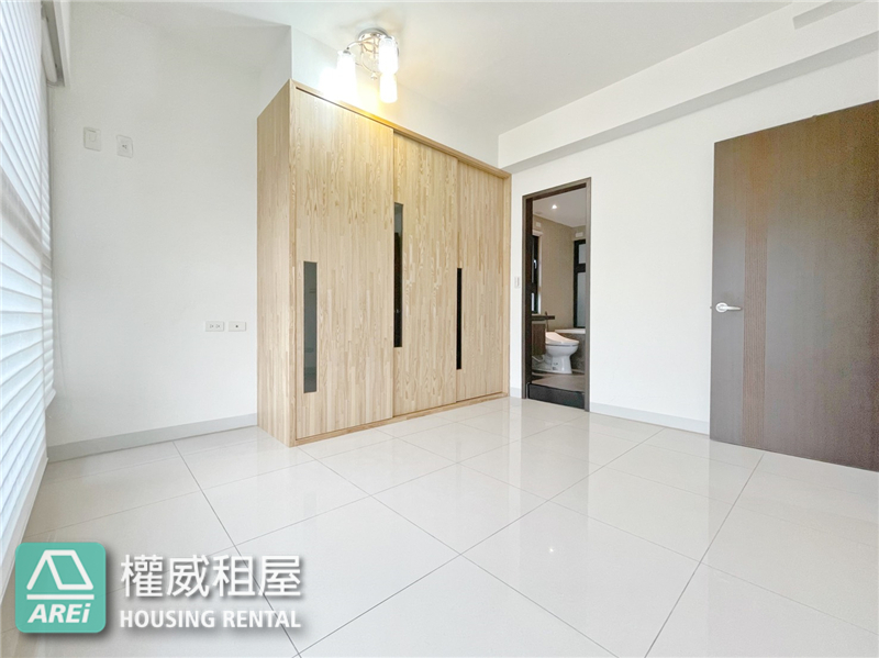  🏡瑞隆商圈|靜謐宅・輕軌線上3房平車|可租補