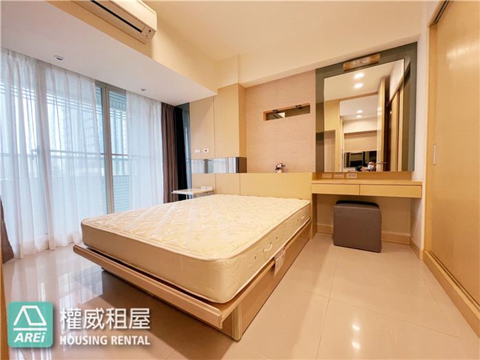 亞灣三多MRTihome高檔溫馨兩房平移車位