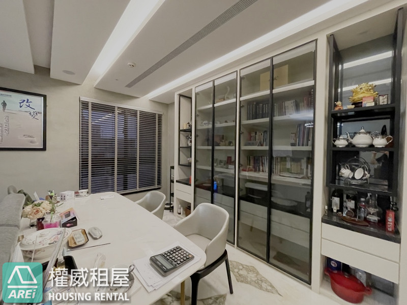 高鐵MRT達麗宮廷百萬裝潢泳池2+1房雙平車
